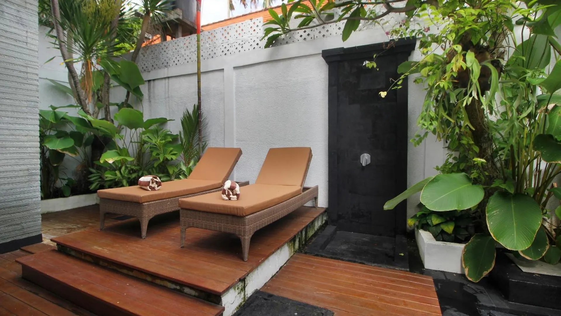 Zowa Villa Seminyak Byfaba