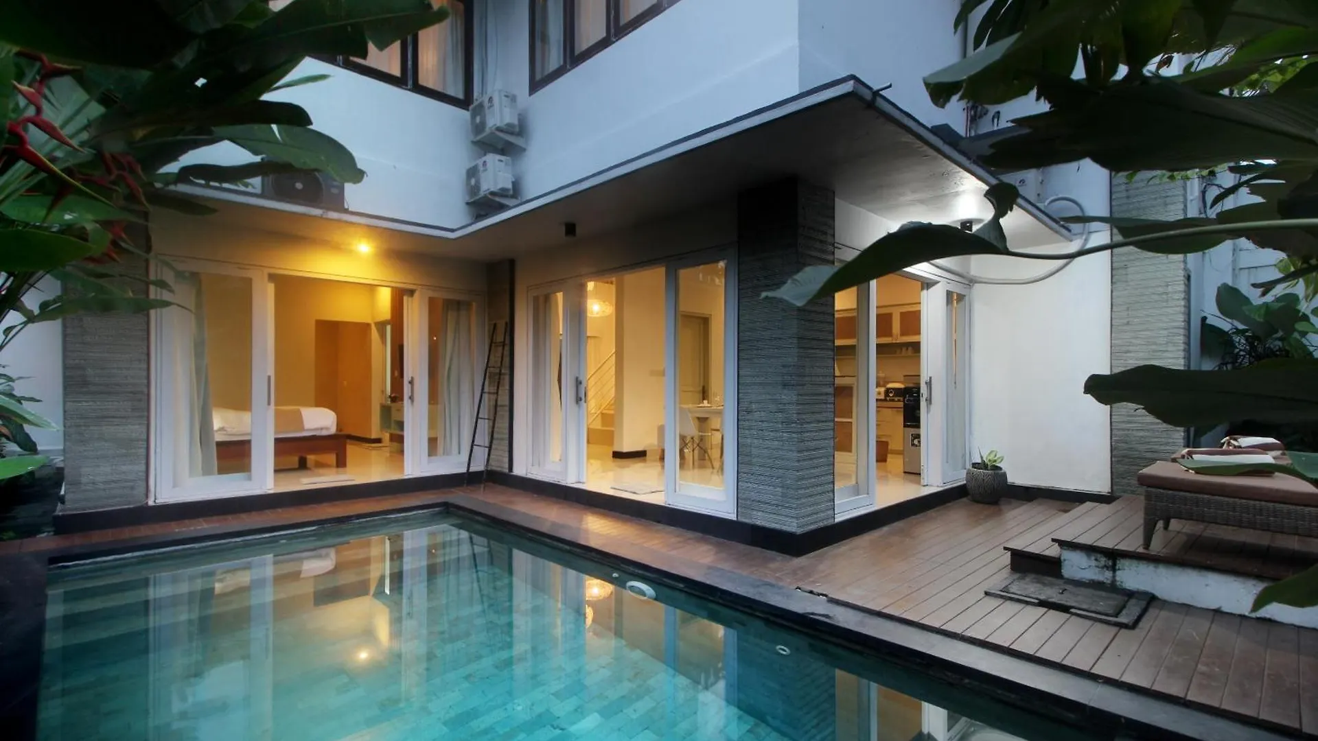 Zowa Villa Seminyak Byfaba