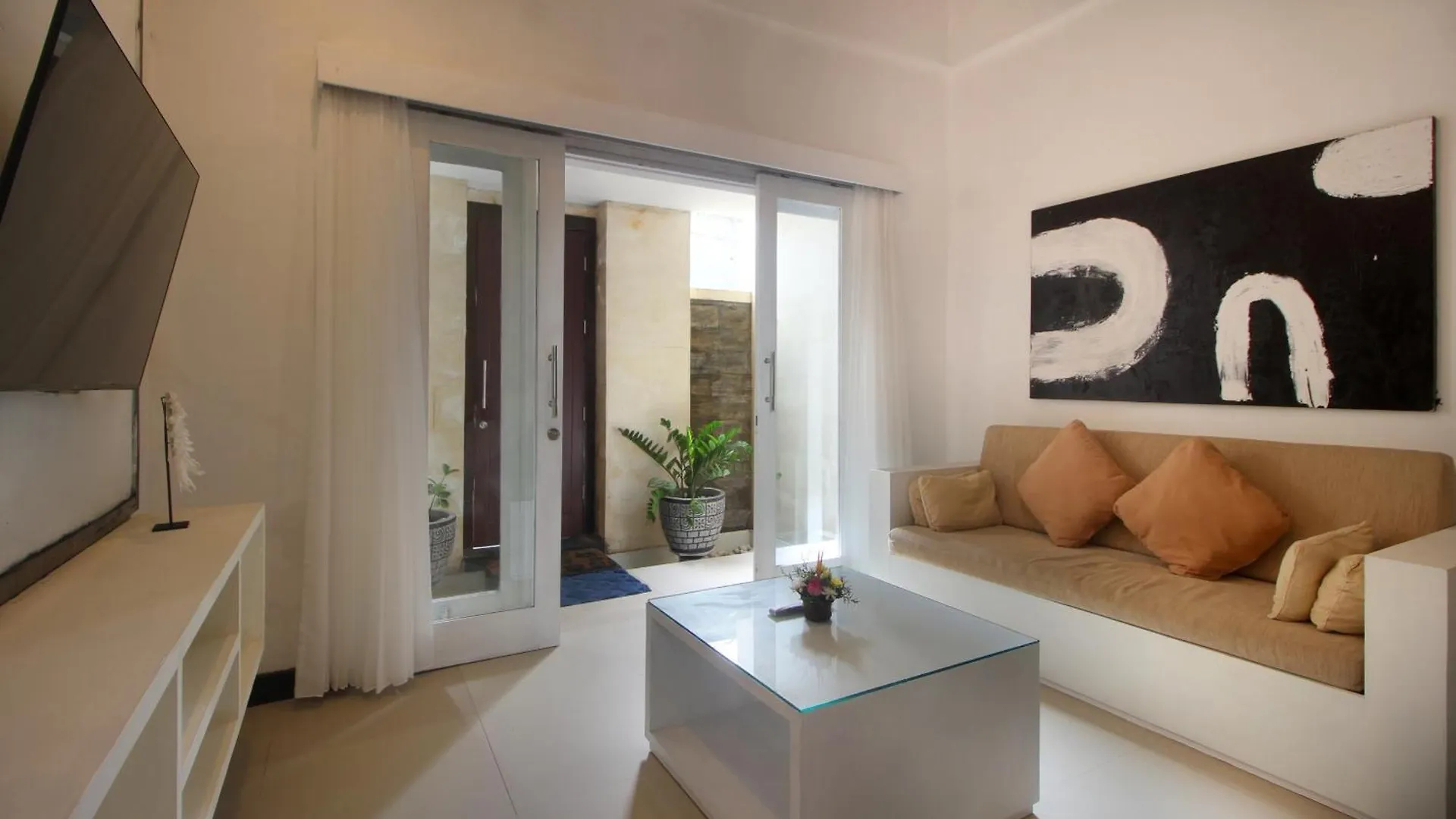 Zowa Villa Seminyak Byfaba